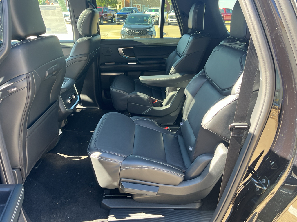 2025 Ford Expedition Platinum MAX photo 17