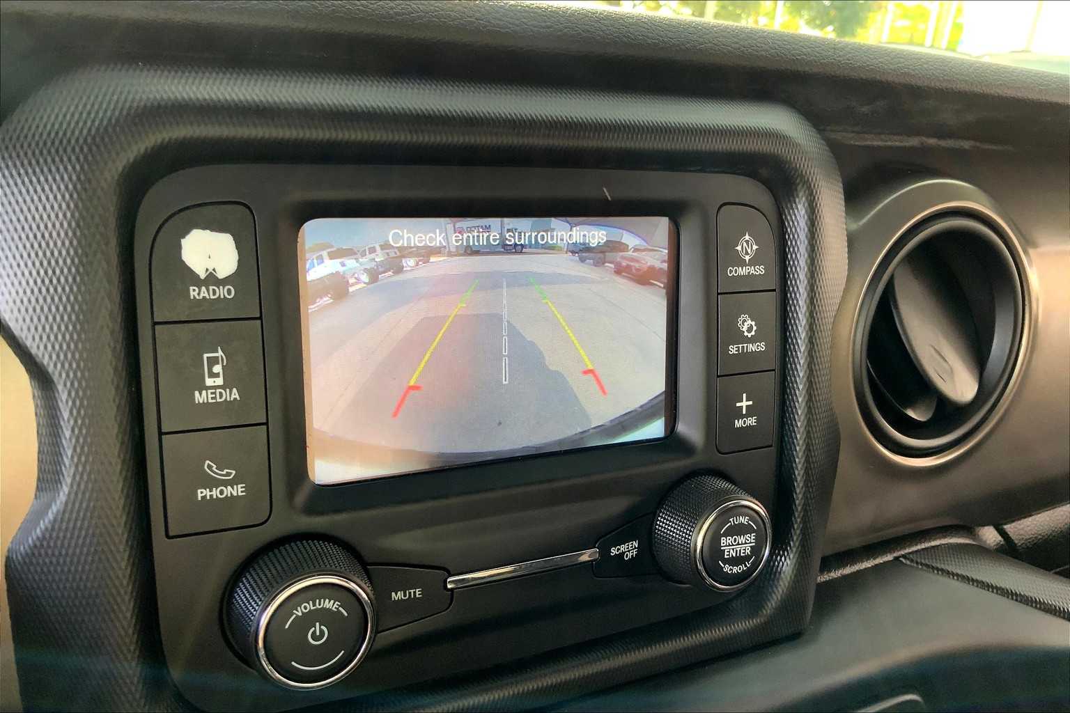 2018 Jeep Wrangler Sport S photo 24