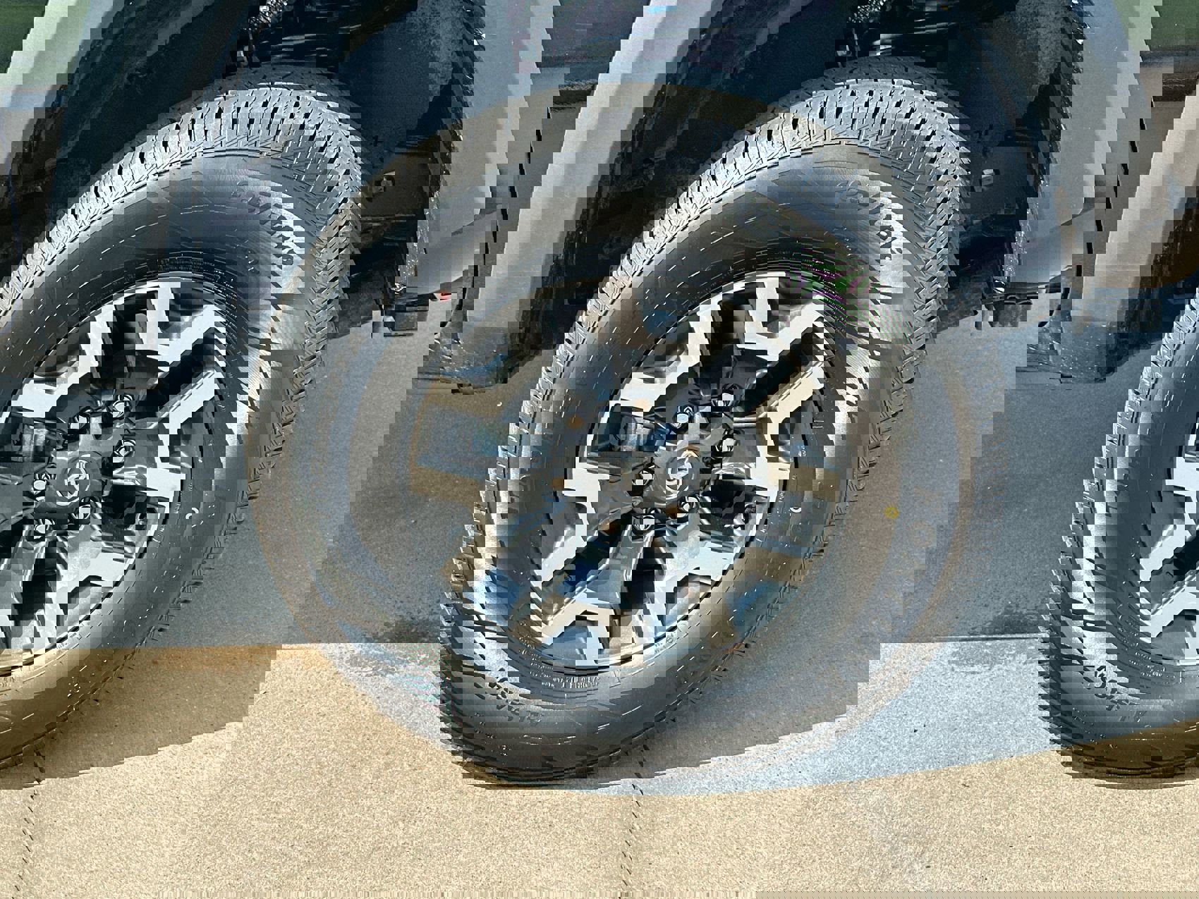 2023 Toyota Tacoma SR5 Double Cab V6 photo 10