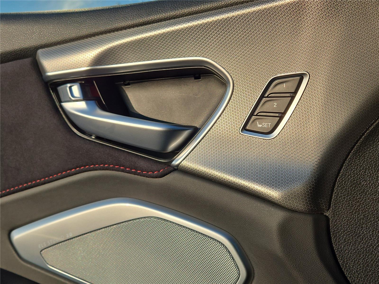2025 Acura RDX A-Spec photo 17