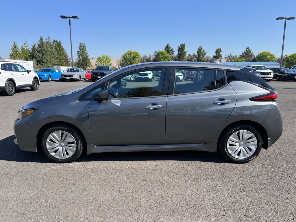 2024 Nissan Leaf S photo 4
