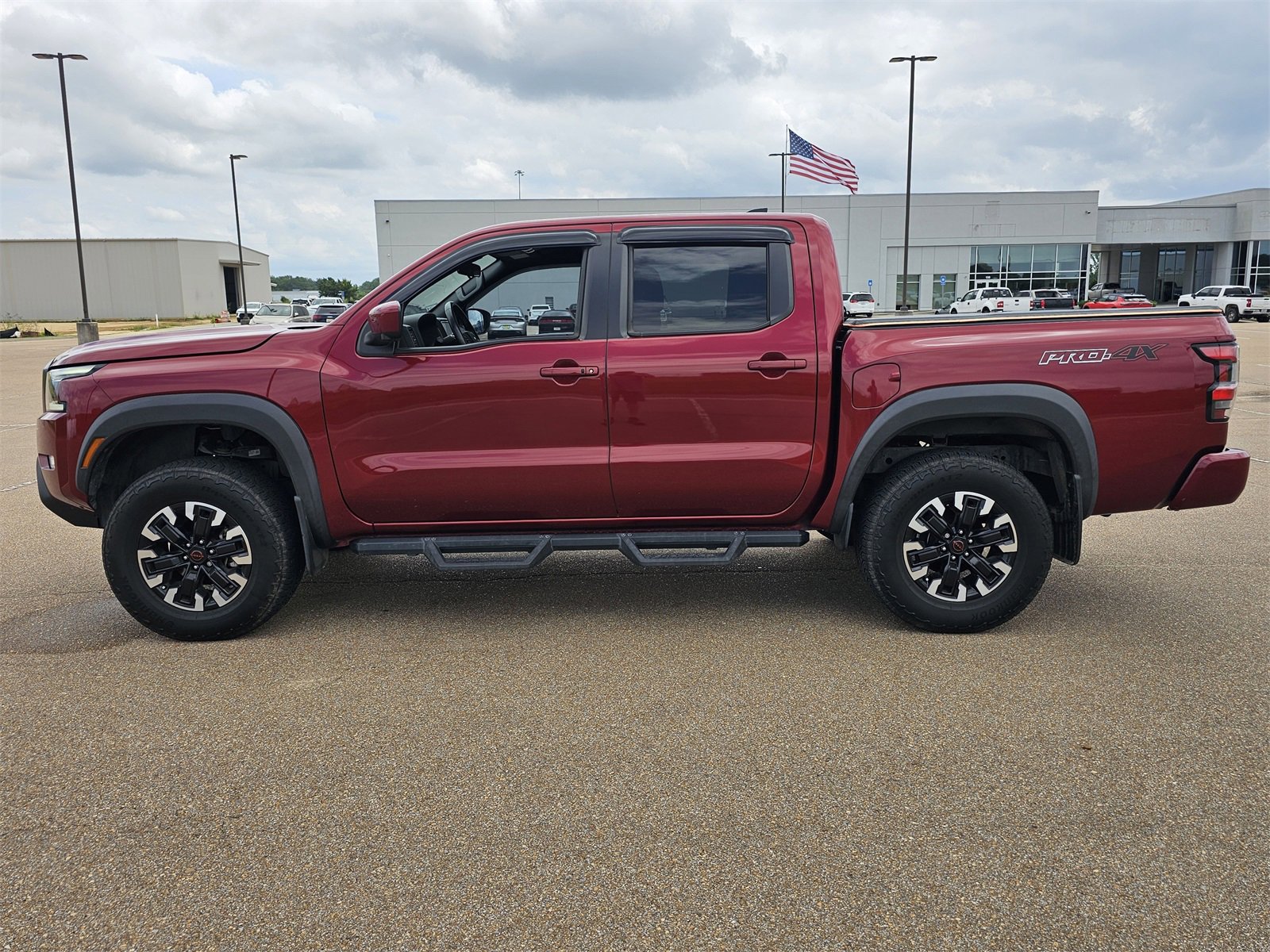 2023 Nissan Frontier PRO-4X Crew Cab photo 3