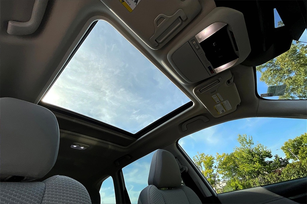 2022 Subaru Forester Premium photo 21