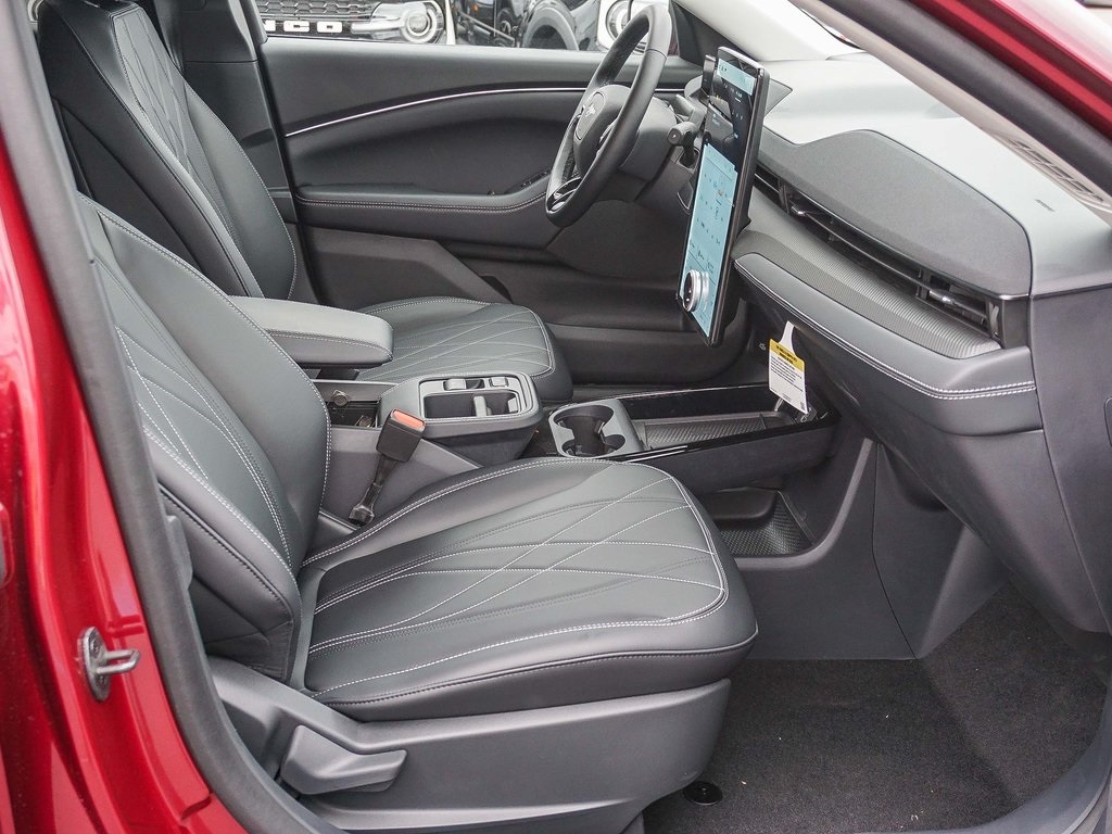 2025 Ford Mustang Mach-E Select photo 11
