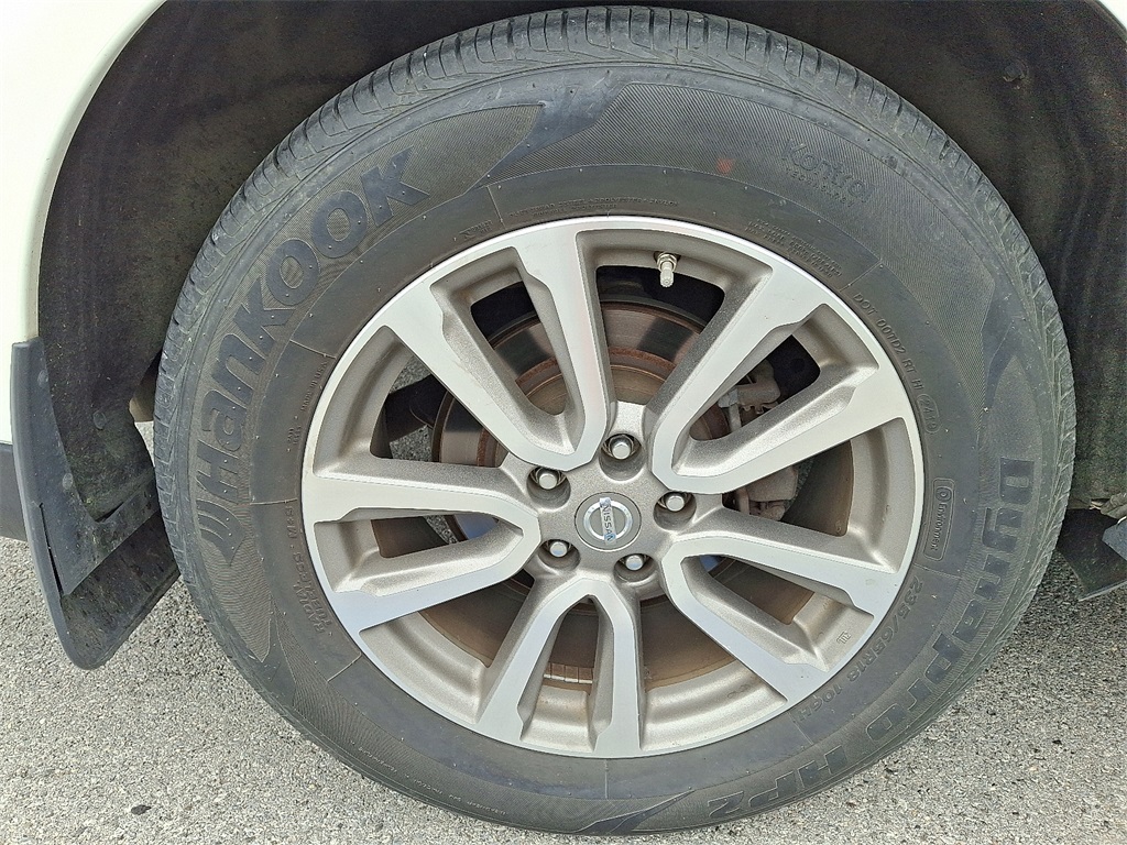 2014 Nissan Pathfinder SL photo 7