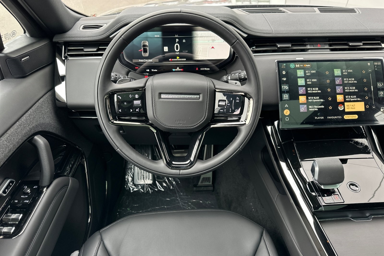 2025 Land Rover Range Rover Sport SE photo 16