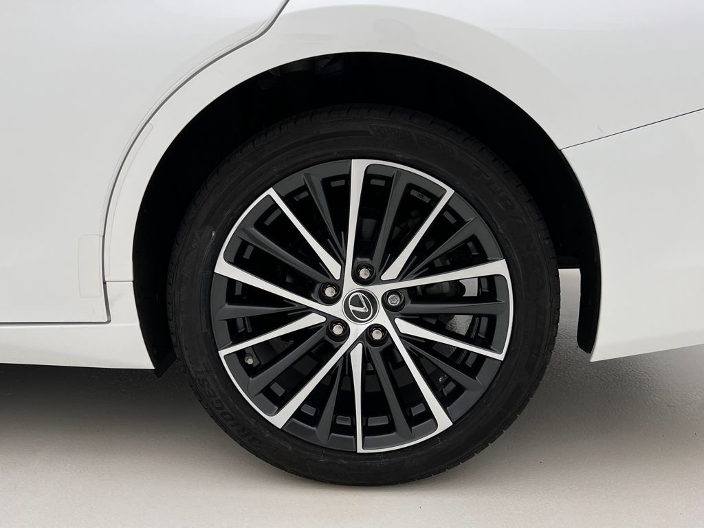 2022 Lexus ES 250 photo 33