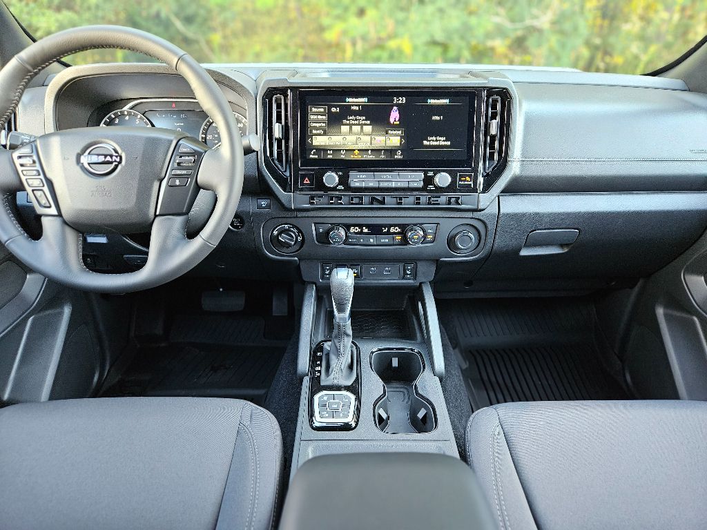 2026 Nissan Frontier SV Crew Cab photo 11