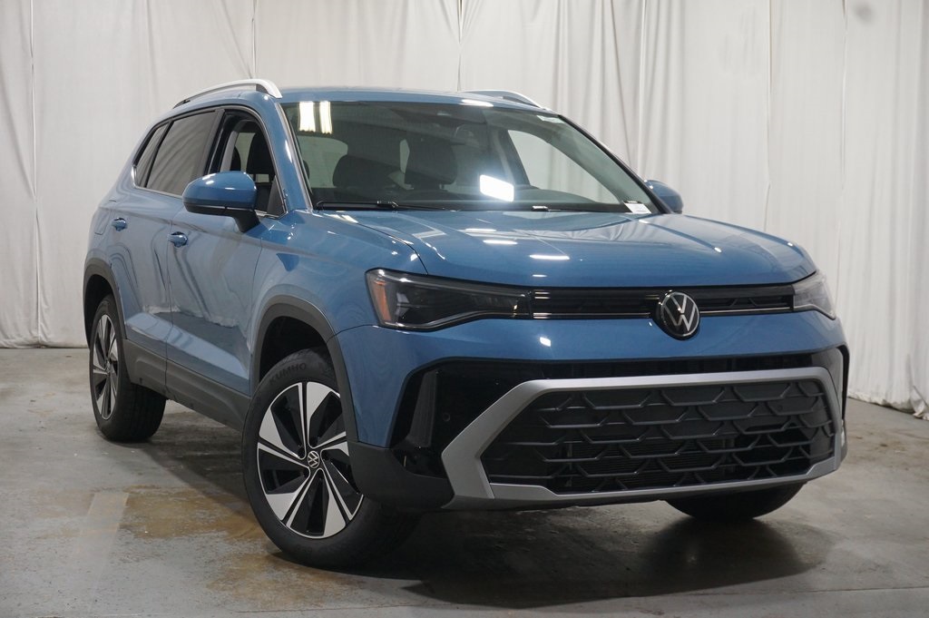 2025 Volkswagen Taos SE photo 2