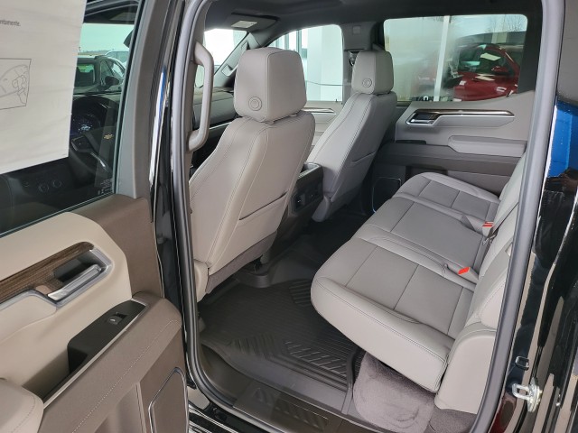 2025 Chevrolet Silverado 1500 LT photo 5