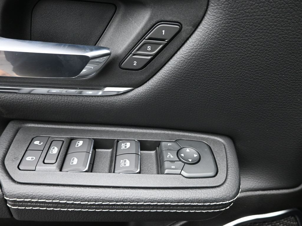 2026 Ram 1500 Laramie photo 14