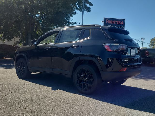 2026 Jeep Compass Latitude photo 2