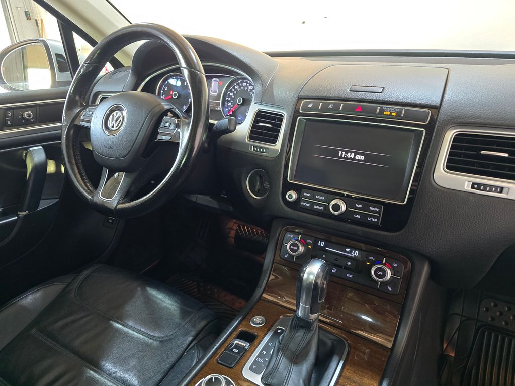 2015 Volkswagen Touareg V6 FSI TDI Hybrid photo 27