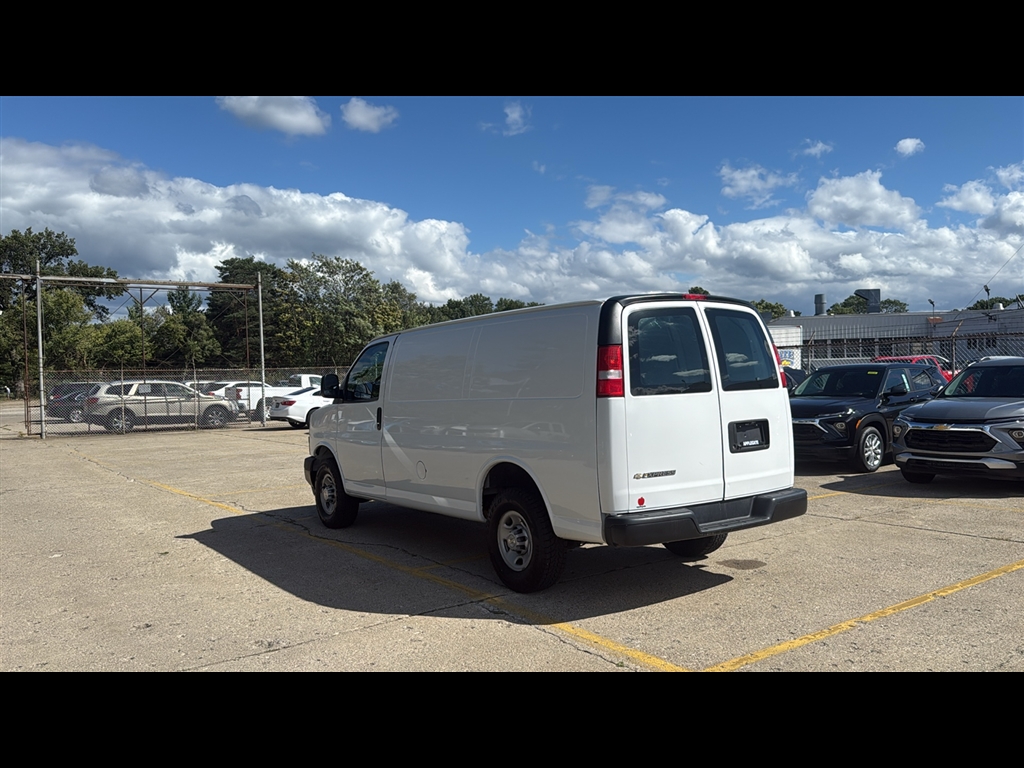 2021 Chevrolet Express 2500 Work Van Cargo photo 2