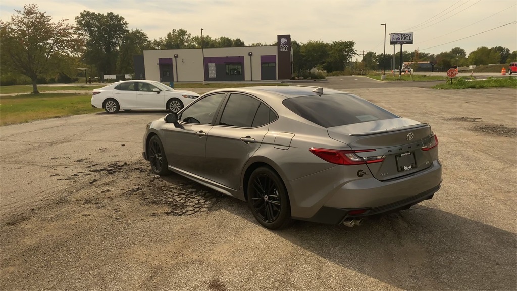 2025 Toyota Camry SE photo 6