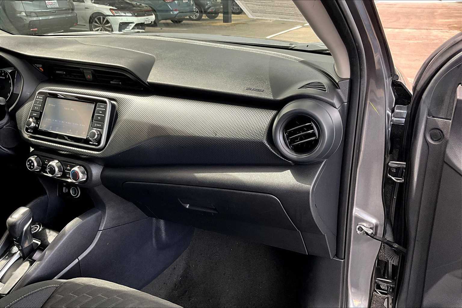 2021 Nissan Kicks S photo 17