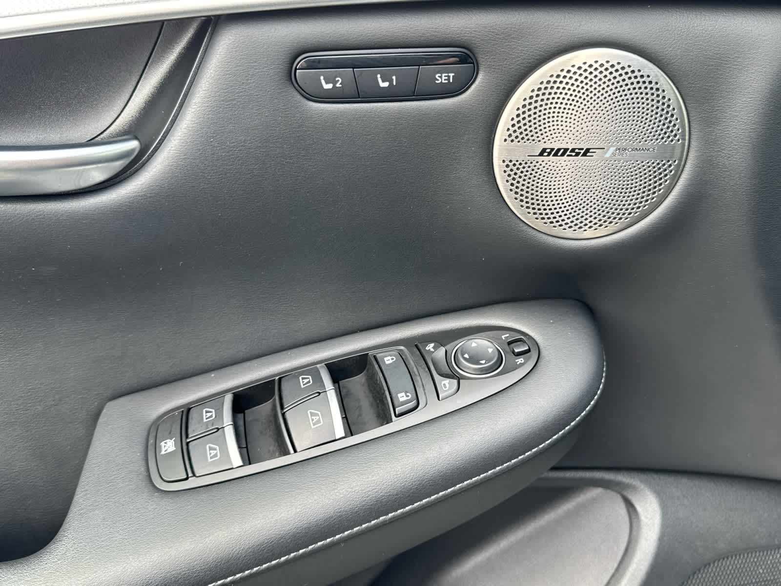 2022 Infiniti QX50 Essential AWD photo 19