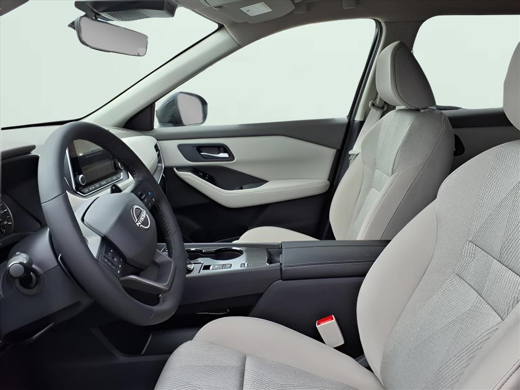2025 Nissan Rogue SV photo 7