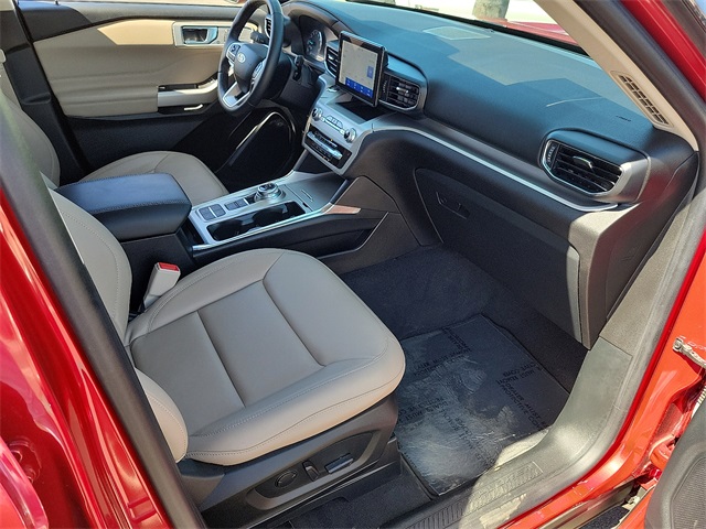 2022 Ford Explorer XLT photo 22