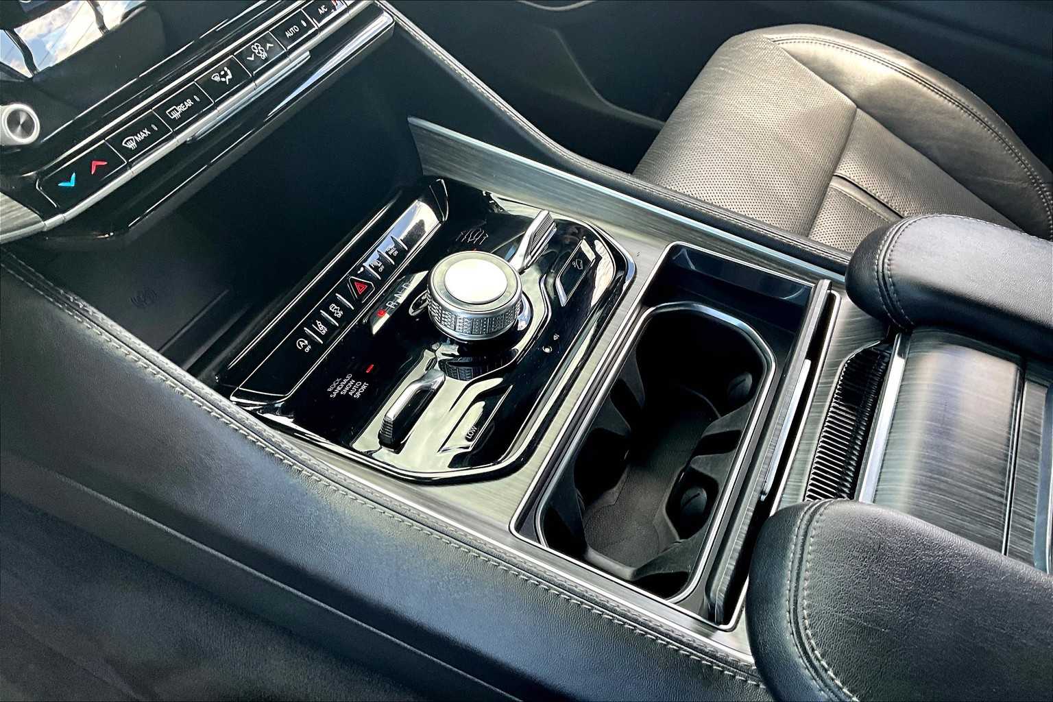 2023 Jeep Wagoneer Series III photo 16