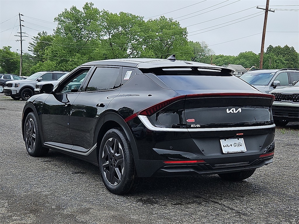 2025 Kia EV6 Light photo 3