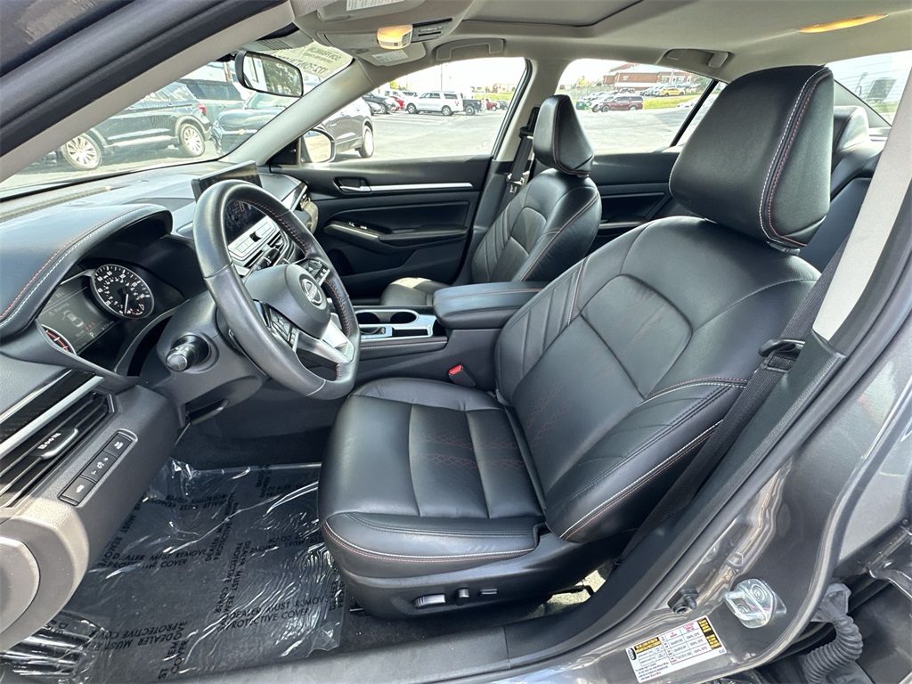 2024 Nissan Altima 2.5 SR photo 11