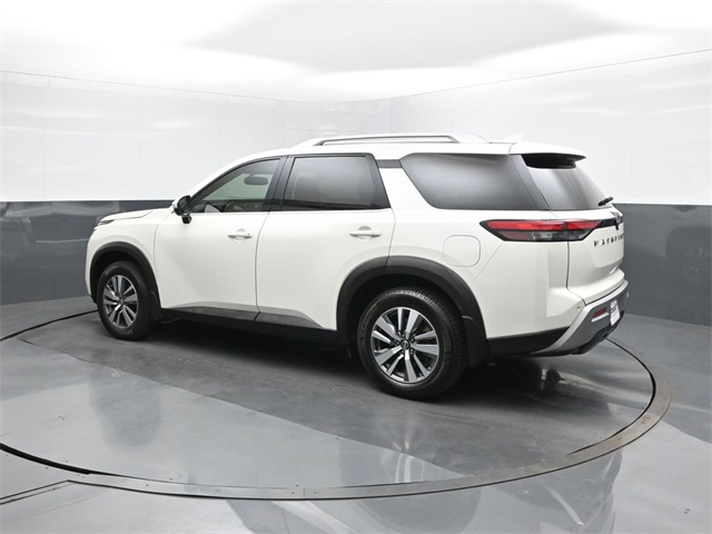 2022 Nissan Pathfinder SL photo 4