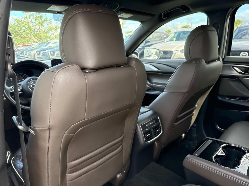 2021 Mazda CX-9 Signature photo 12