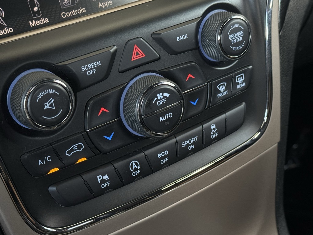 2017 Jeep Grand Cherokee Anniversary Edition photo 27