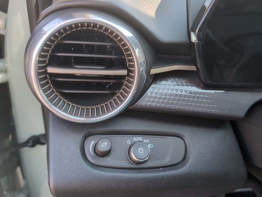 2025 Chevrolet Trax ACTIV photo 19