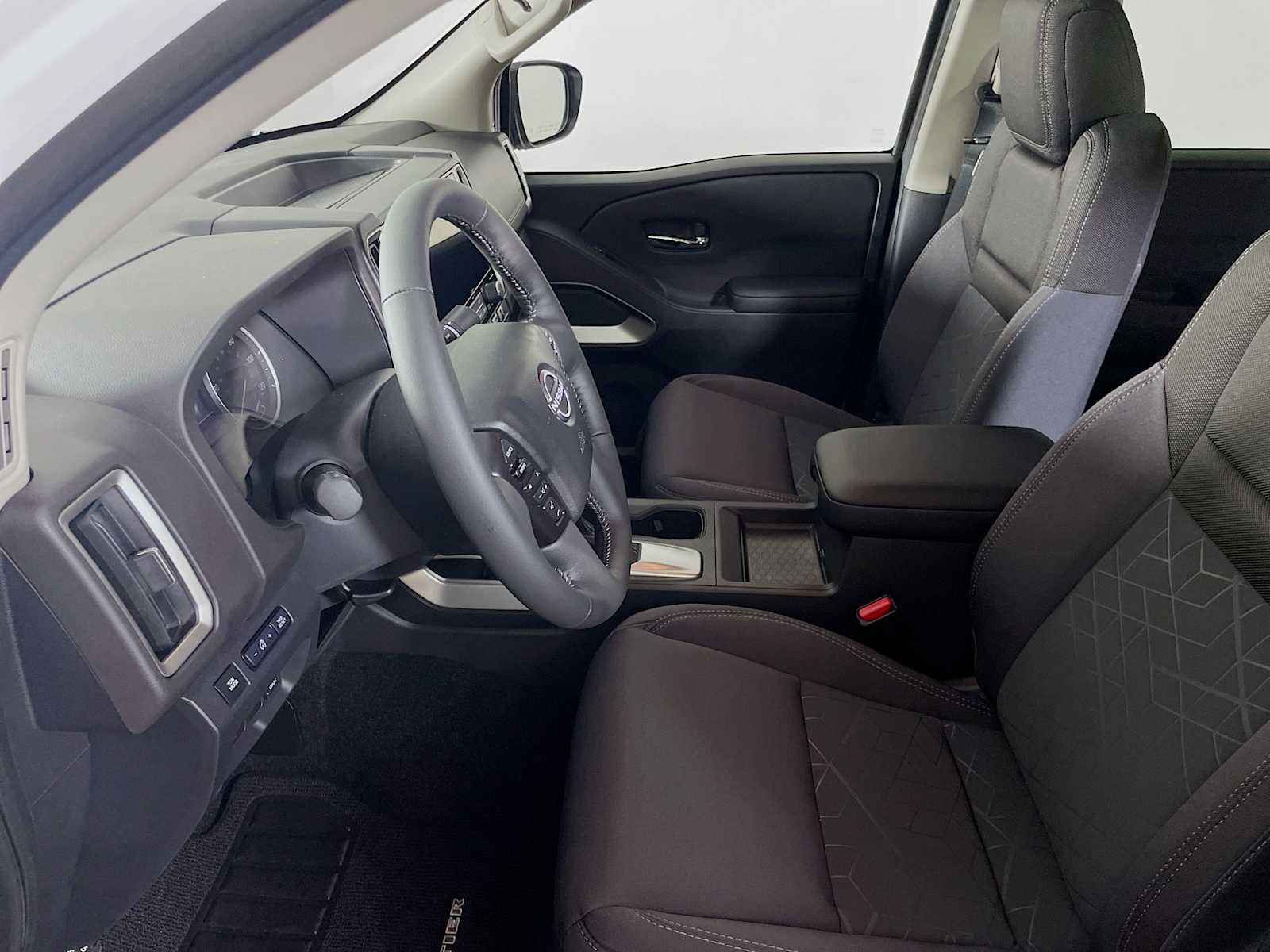 2025 Nissan Frontier SV photo 19
