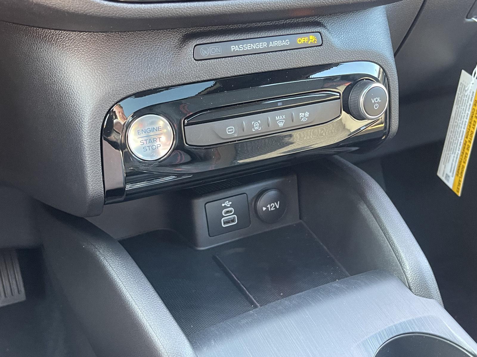 2025 Ford Escape ST-Line Select photo 28