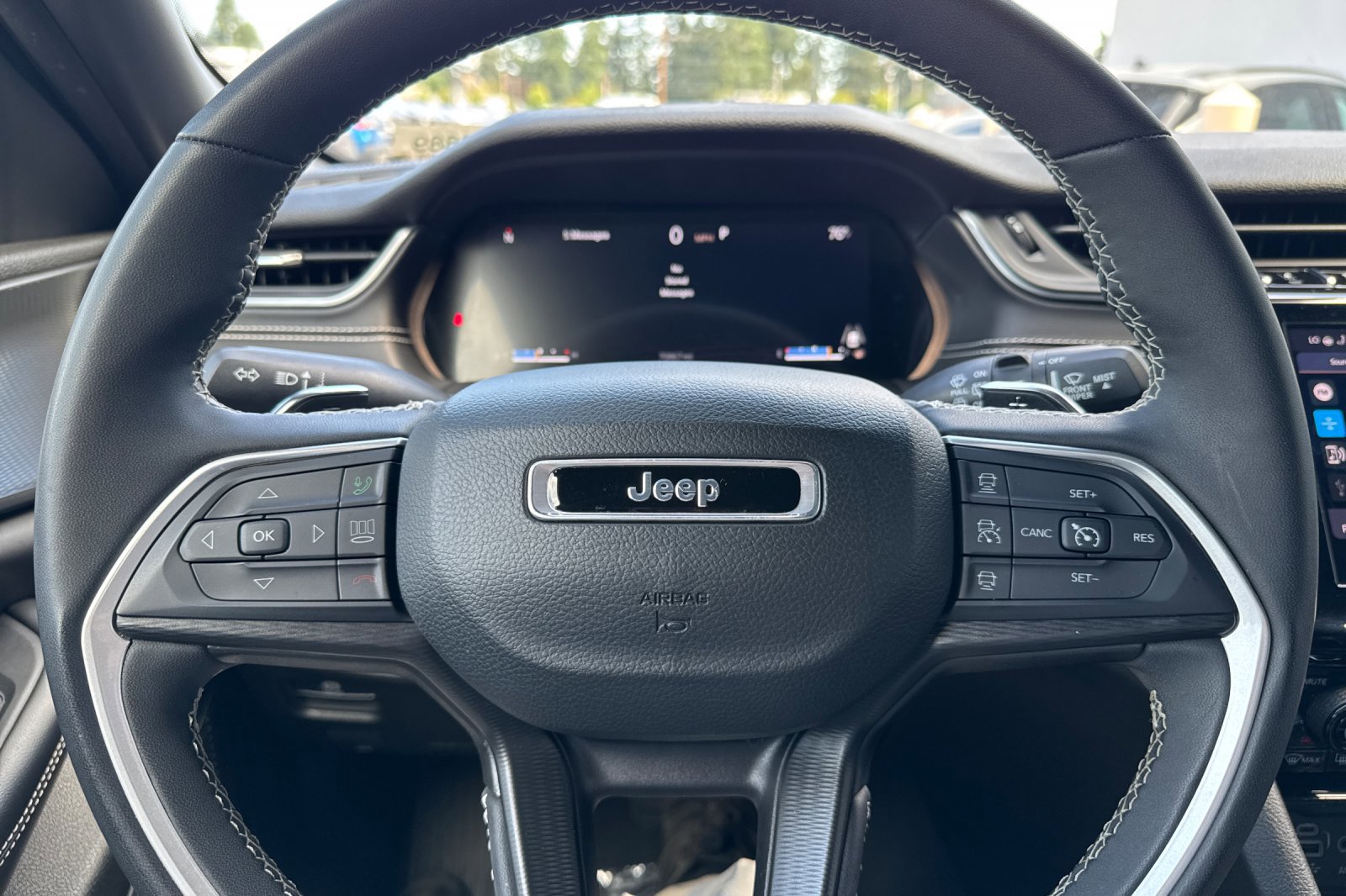 2023 Jeep Grand Cherokee Altitude photo 20