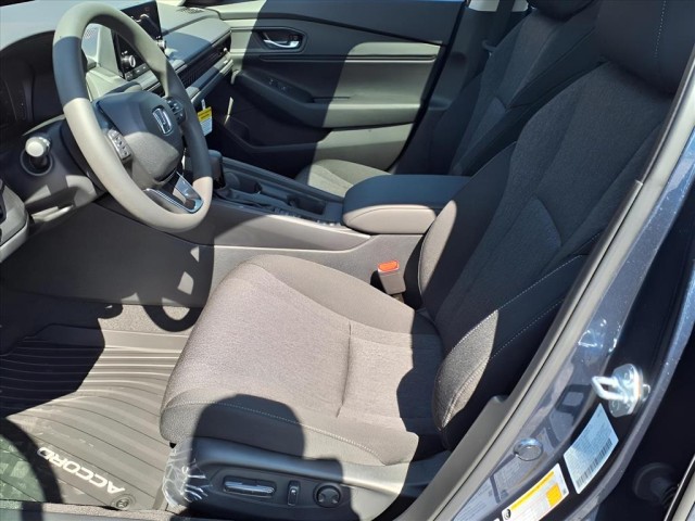 2025 Honda Accord SE photo 13