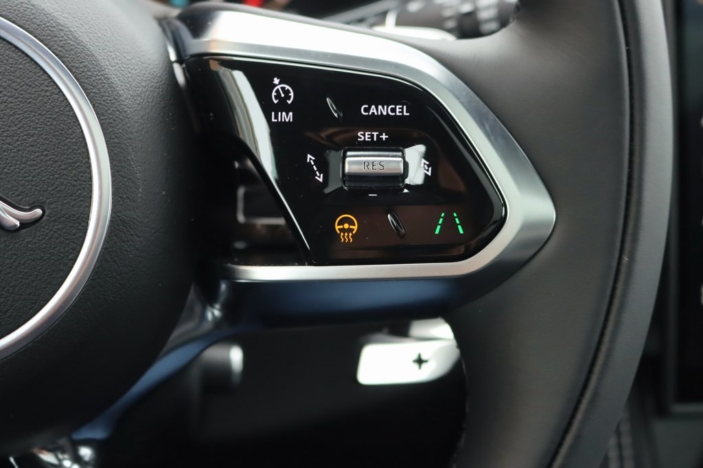 2026 JAGUAR F-PACE - Image 17