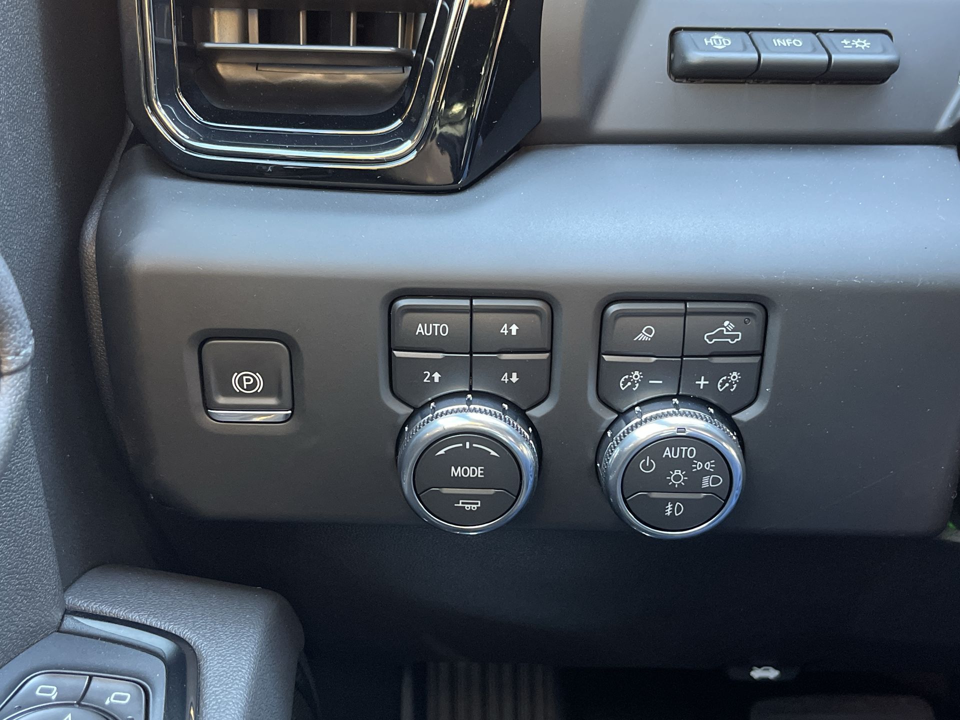 2026 Gmc Sierra 3500 HD AT4 photo 16