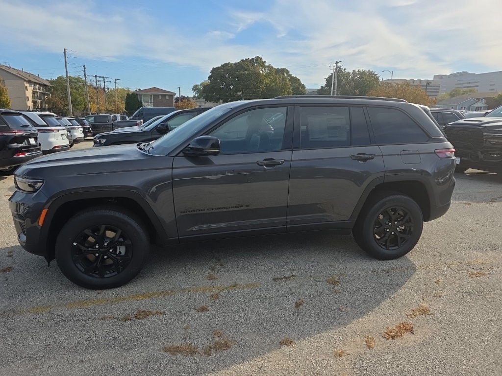 2025 Jeep Grand Cherokee Altitude X photo 4