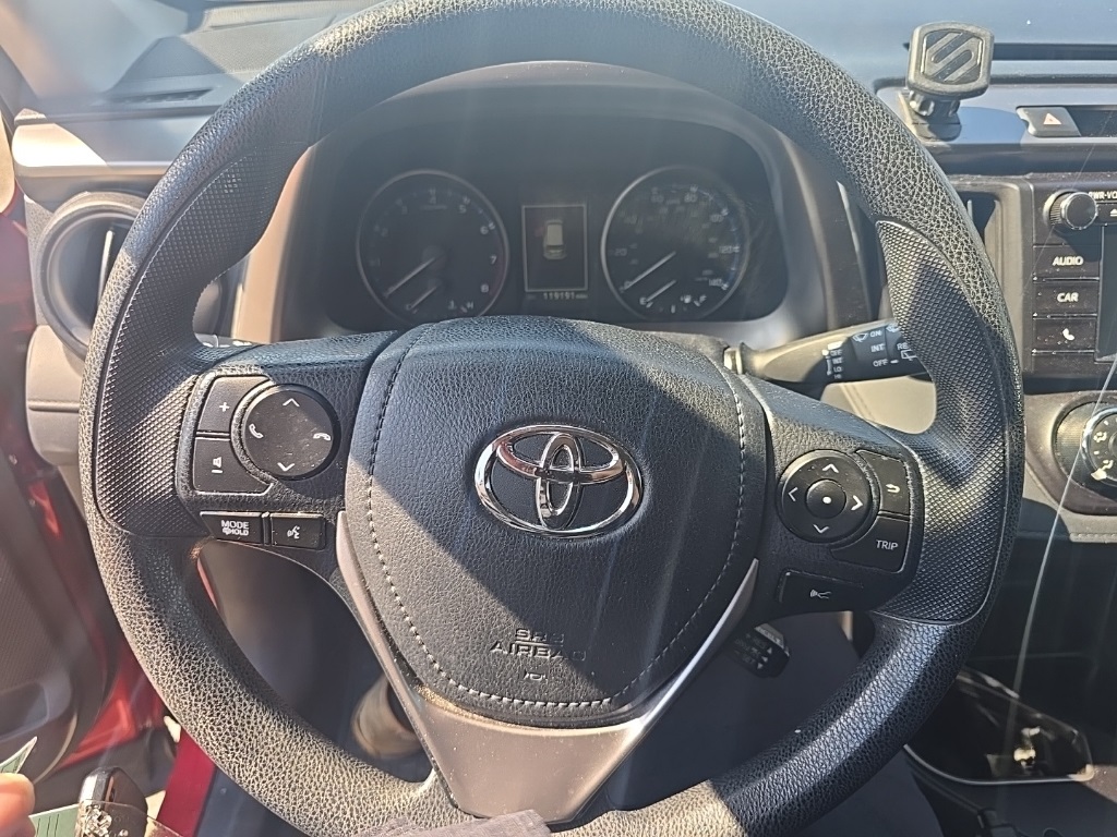 2017 Toyota RAV4 LE photo 11