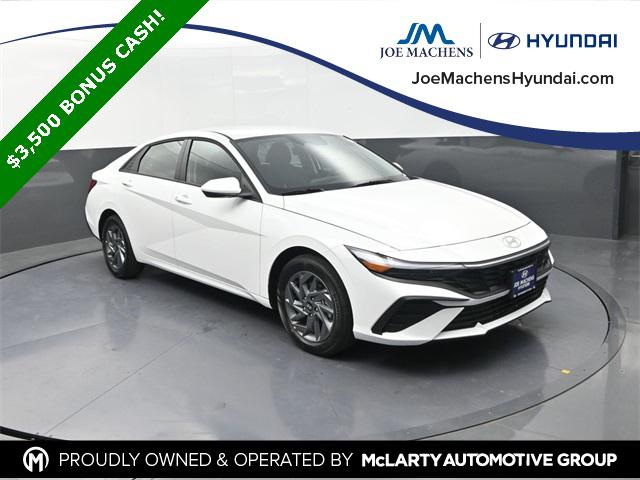 2025 Hyundai Elantra Blue's photo