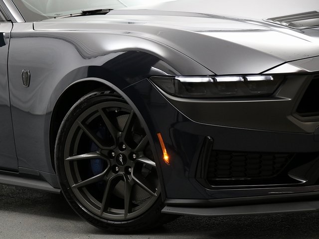 2025 Ford Mustang Dark Horse photo 3
