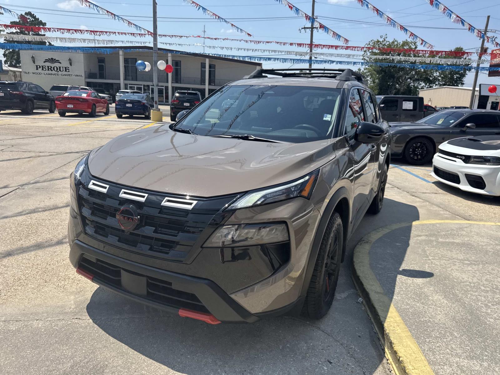 2025 Nissan Rogue SV photo 2