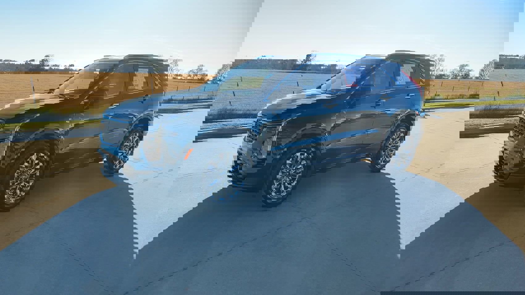2024 Cadillac XT4 Premium Luxury photo 4