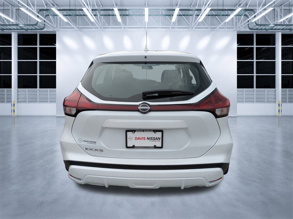 2025 Nissan Kicks Play S photo 4