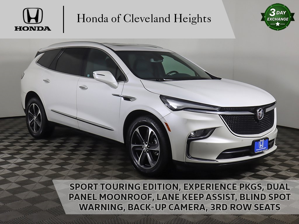 2022 Buick Enclave Essence's photo