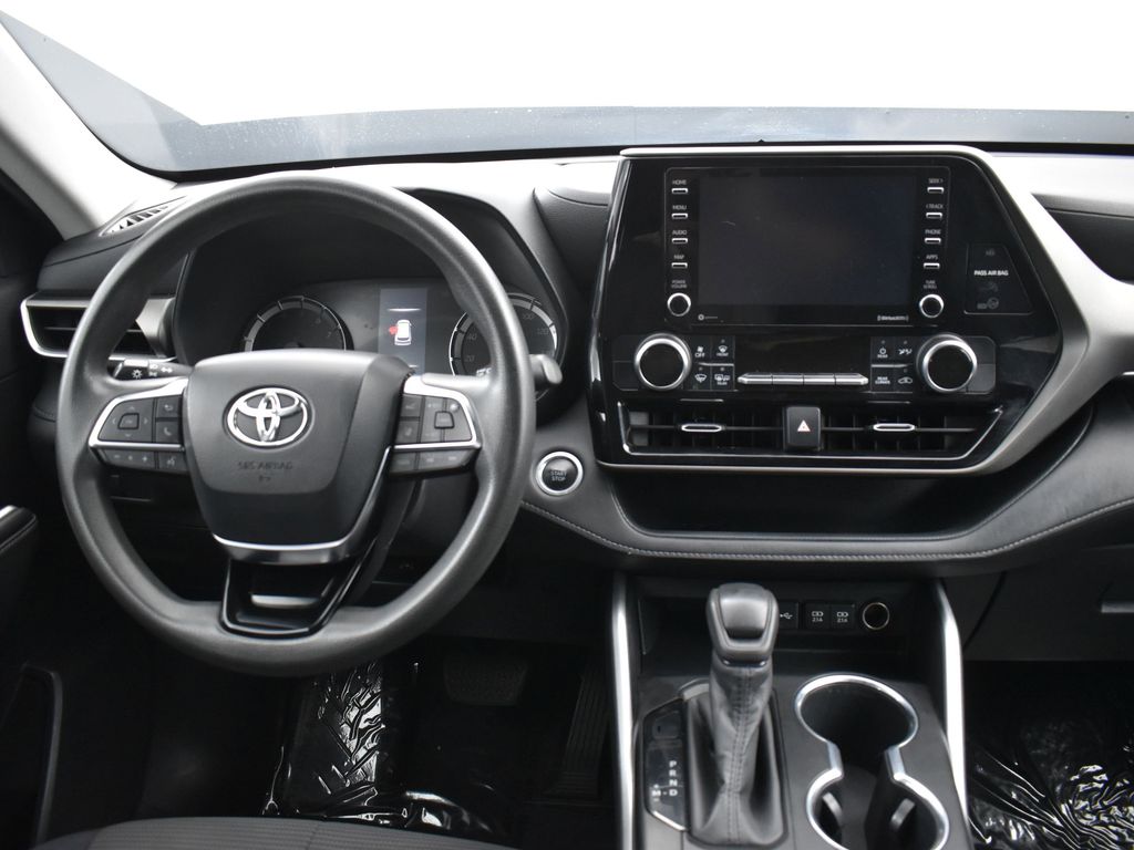 2020 Toyota Highlander L photo 10