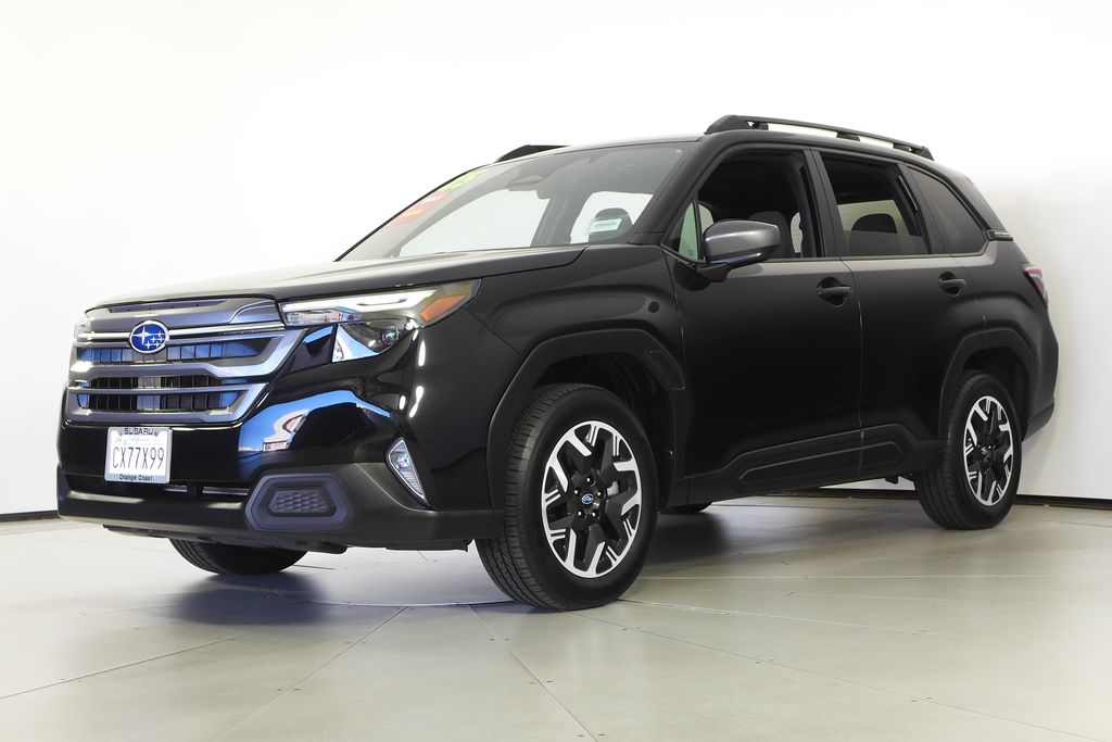 2025 Subaru Forester Premium photo 2