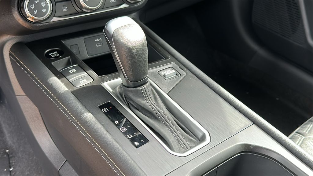 2025 Nissan Murano SV photo 18