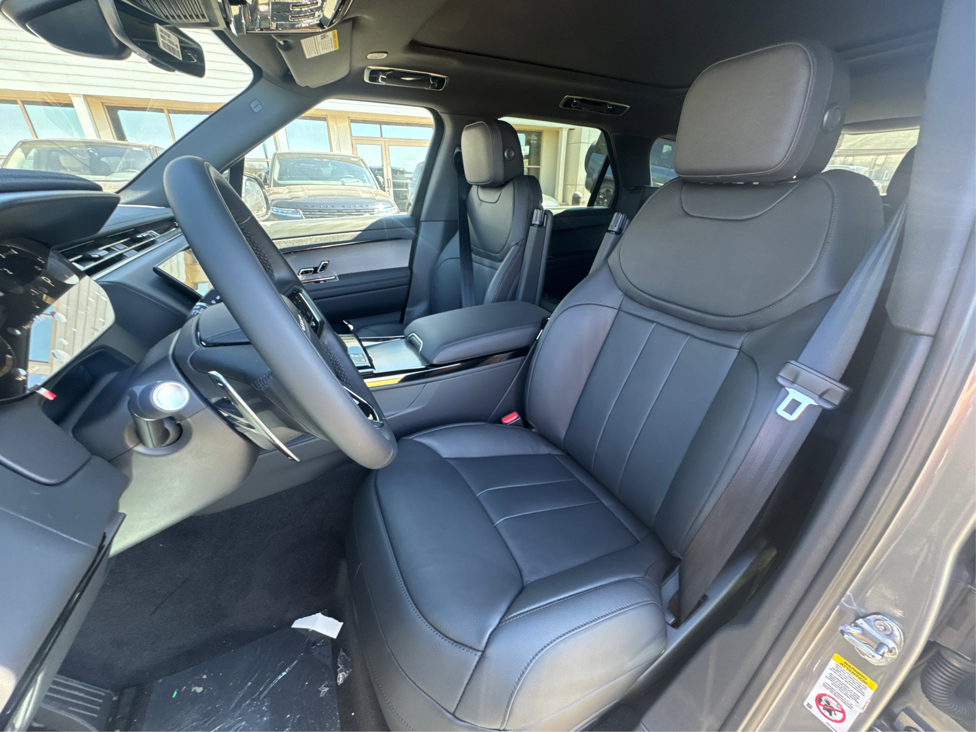 2025 Land Rover Range Rover Sport P360 S photo 8