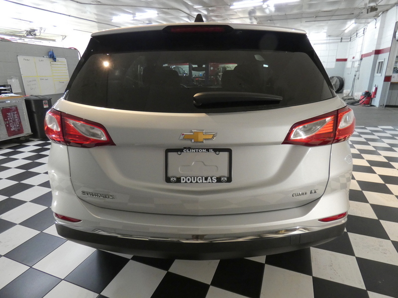 2018 Chevrolet Equinox photo 2