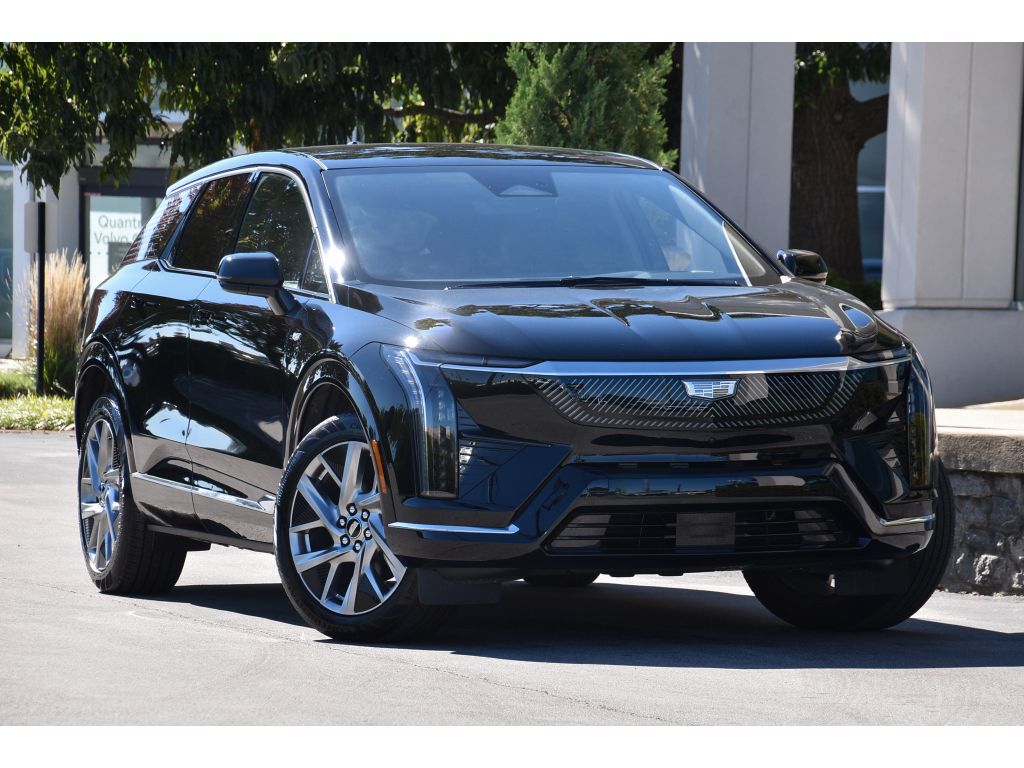 2025 Cadillac OPTIQ Luxury 2's photo